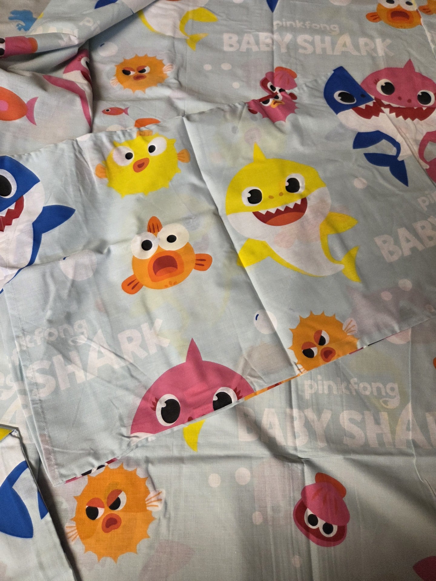 JUNIOR TODDLER BABY SHARK FISHES DUVET COVER SET CHARACTER BEDDING POLYCOTTON
