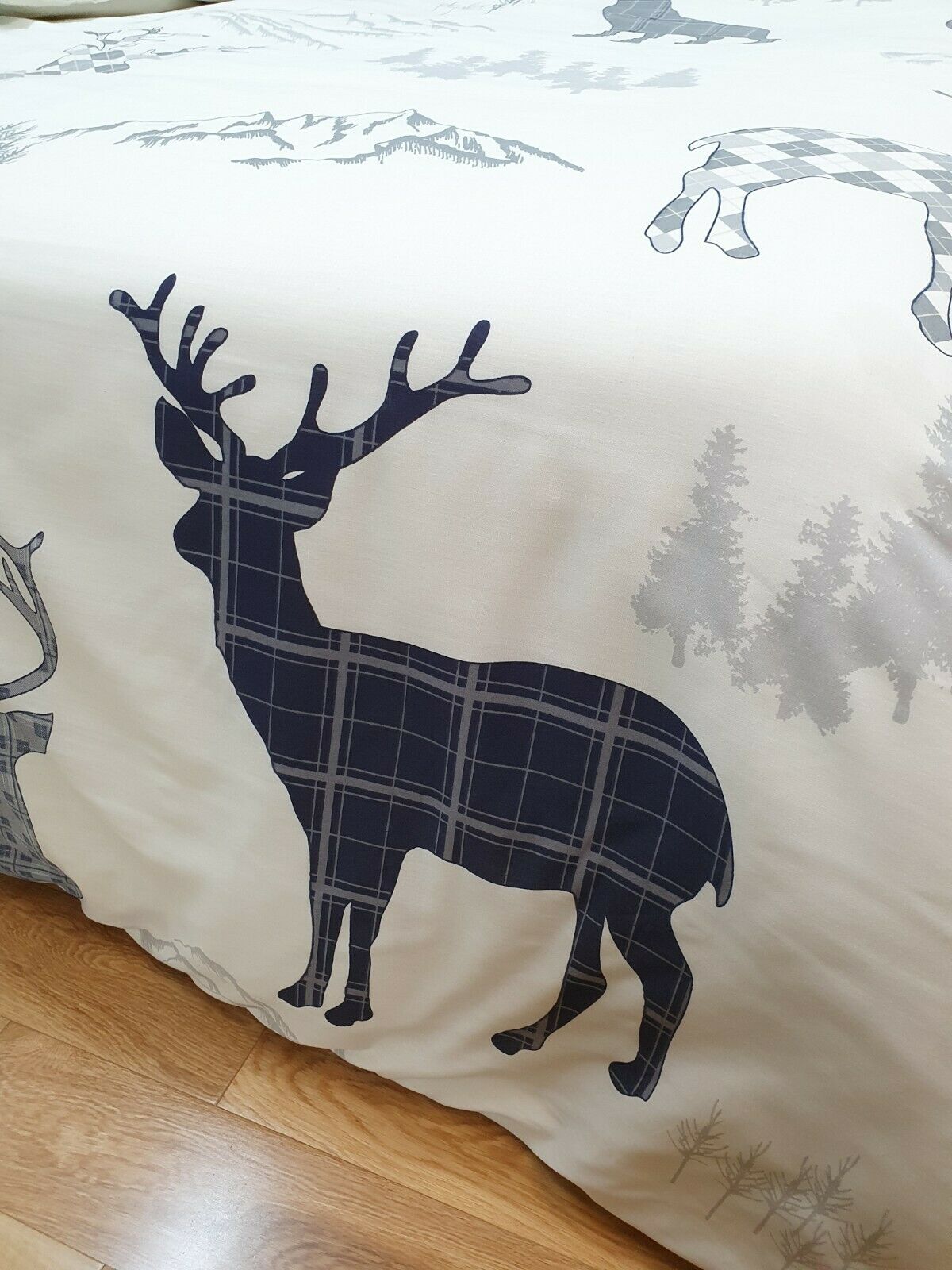 King Size Highland Stag Duvet Cover Set Reversible Navy Cream Grey Mountains