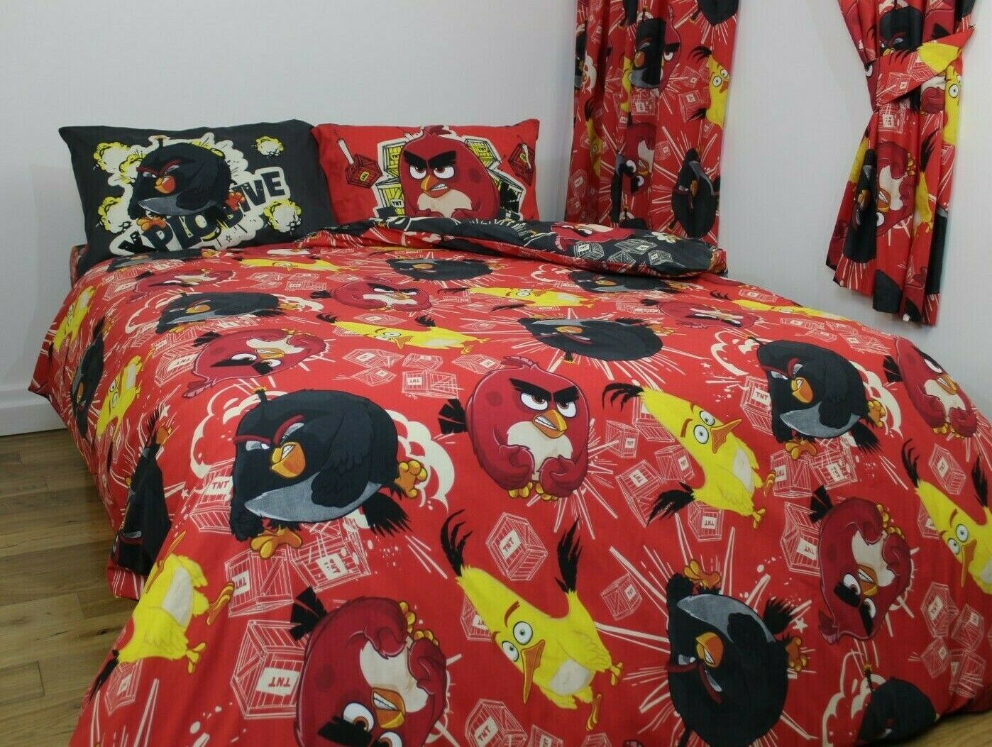 WHOLESALE PRICE FOR x 10 Double Bed Angry Birds TNT Red Black Reversible Duvet Cover Set Character Bedding