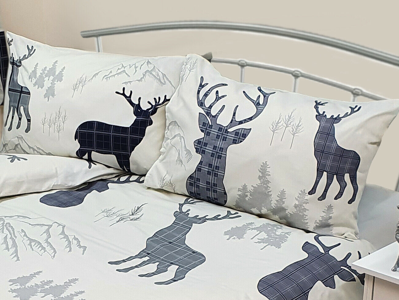 Double Bed Highland Stag Duvet Cover Set Reversible Navy Cream Grey Mountains
