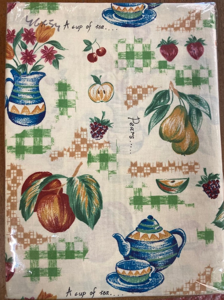 Pears And Apples 52" x 52" Square Table Cloth Strawberries Grapes