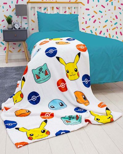 Winter Essentials Pokémon Badges Official Fleece Blanket 100cm x 150cm Character